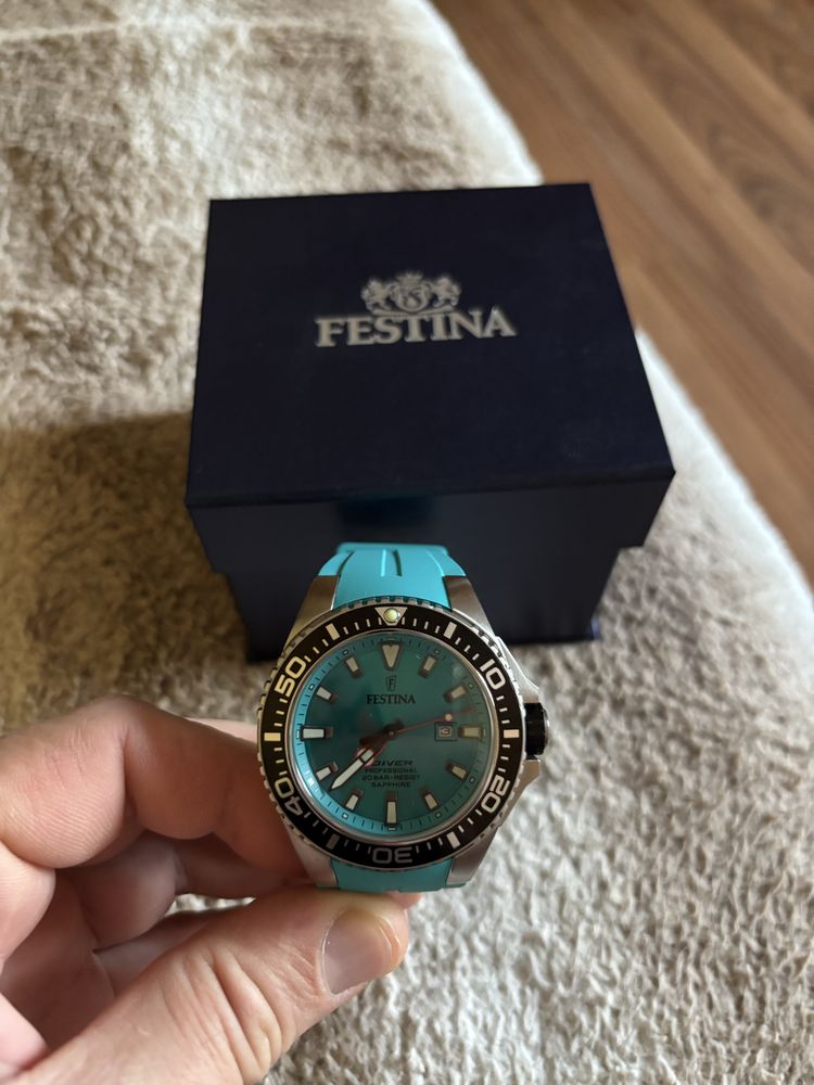 Мъжки часовници Festina и Swatch