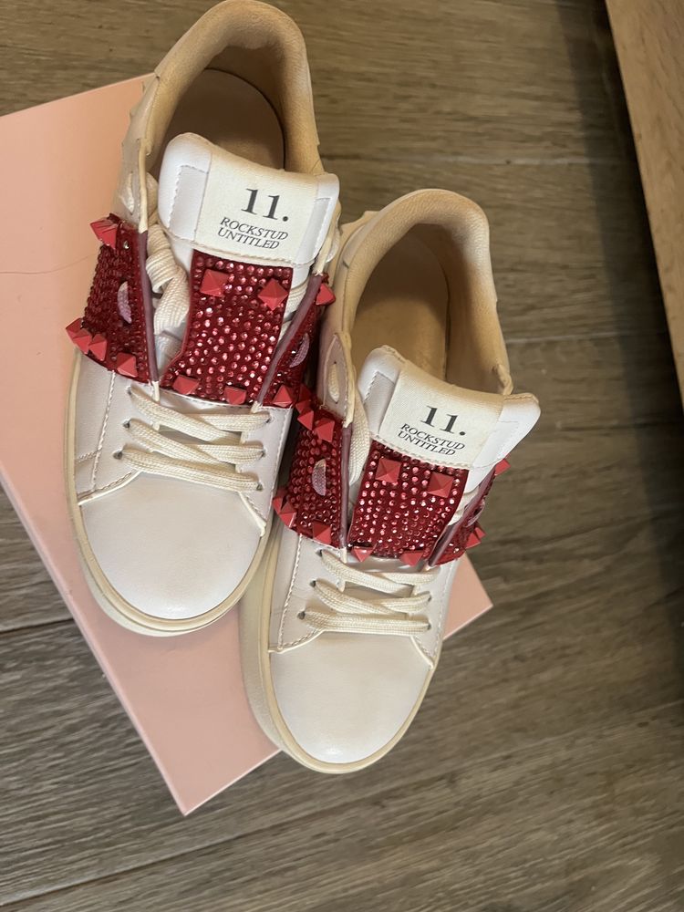 Кецове Valentino