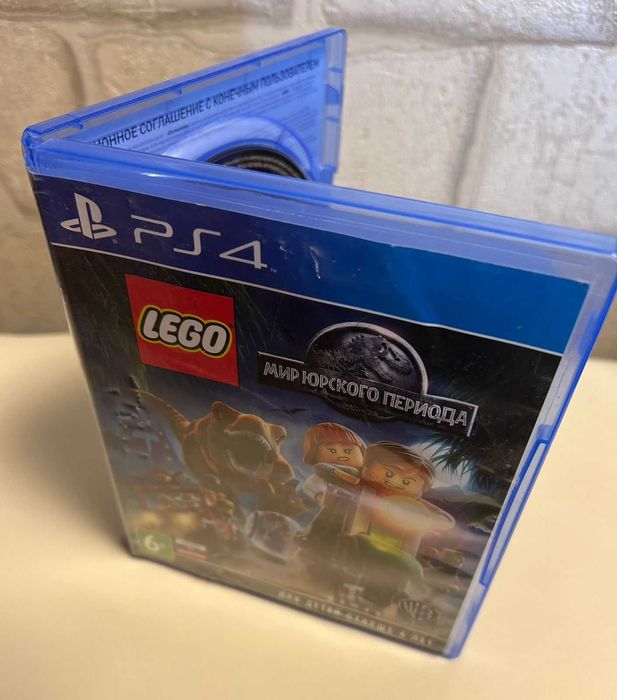 Продам диск LEGO Мир Юрского Периода PS4