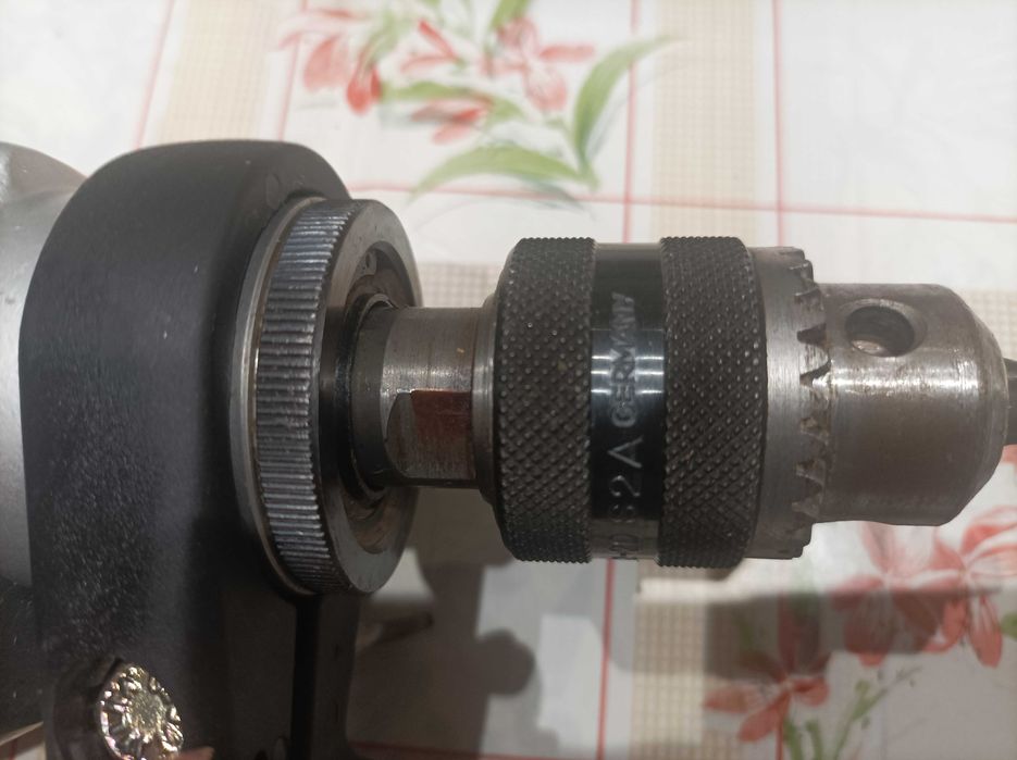 AEG SB2-400  двускоростна ударна бормашина.