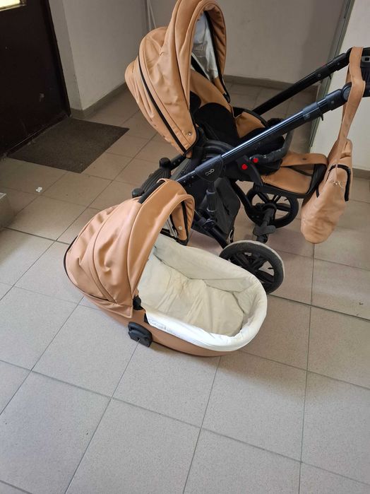 Детска количка отлична