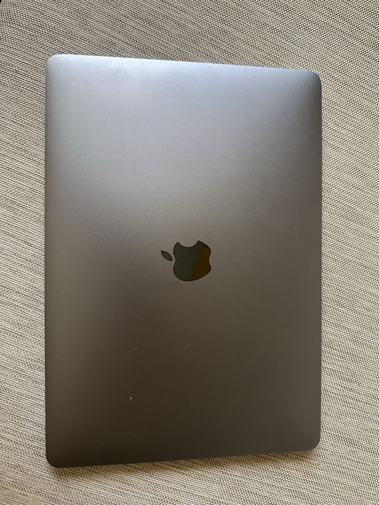 MacBook Pro 13.3” i7-8th gen/16/1000 / 2018