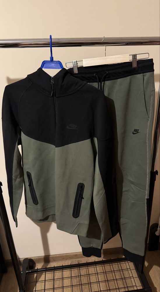 Nike tech fleece на 75 лв екипа