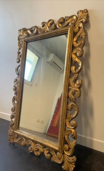 Oglindă Baroc deosebita cu o rama din lemn masiv sculptata integral ma