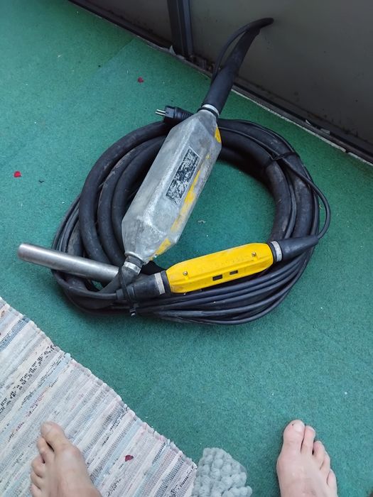 Se vinde vibrator pt.beton