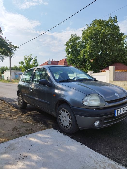 Vând Renault Clio/Schimb cu barcă