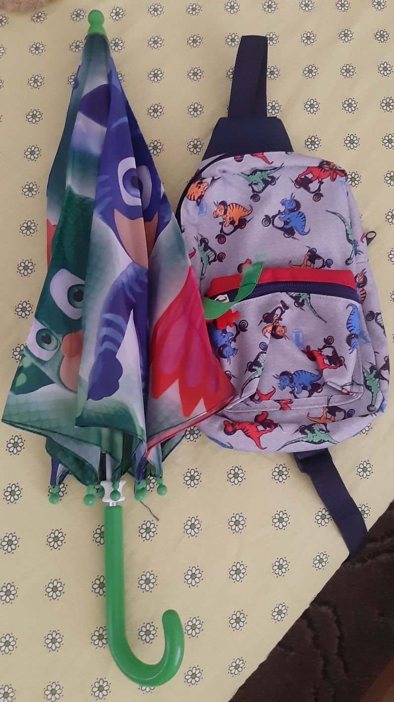Детски чадър и чантичка за през рамо