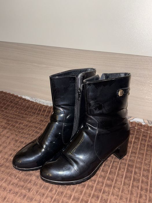 Сапоги на каблуке