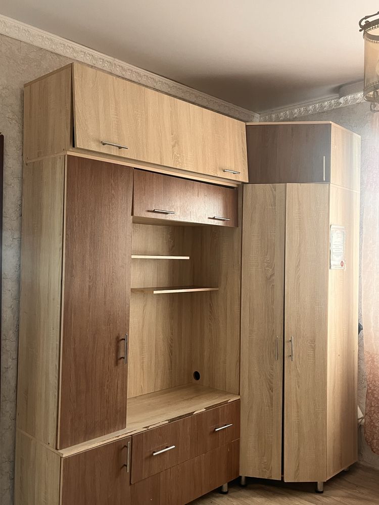 Продаю шкаф вместе со столом
