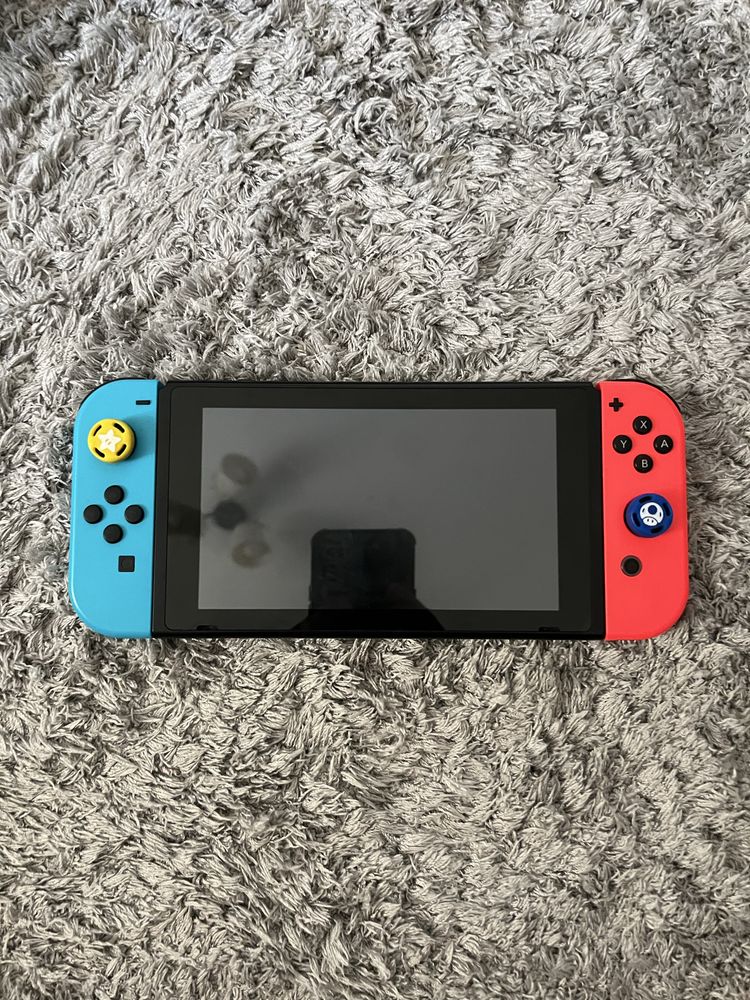 Nintendo Switch modat cu volan schimbcu ps5