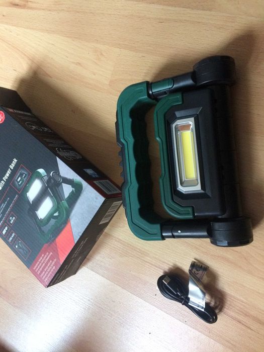 Power Bank reflector cu led si functie baterie externa 5000mah