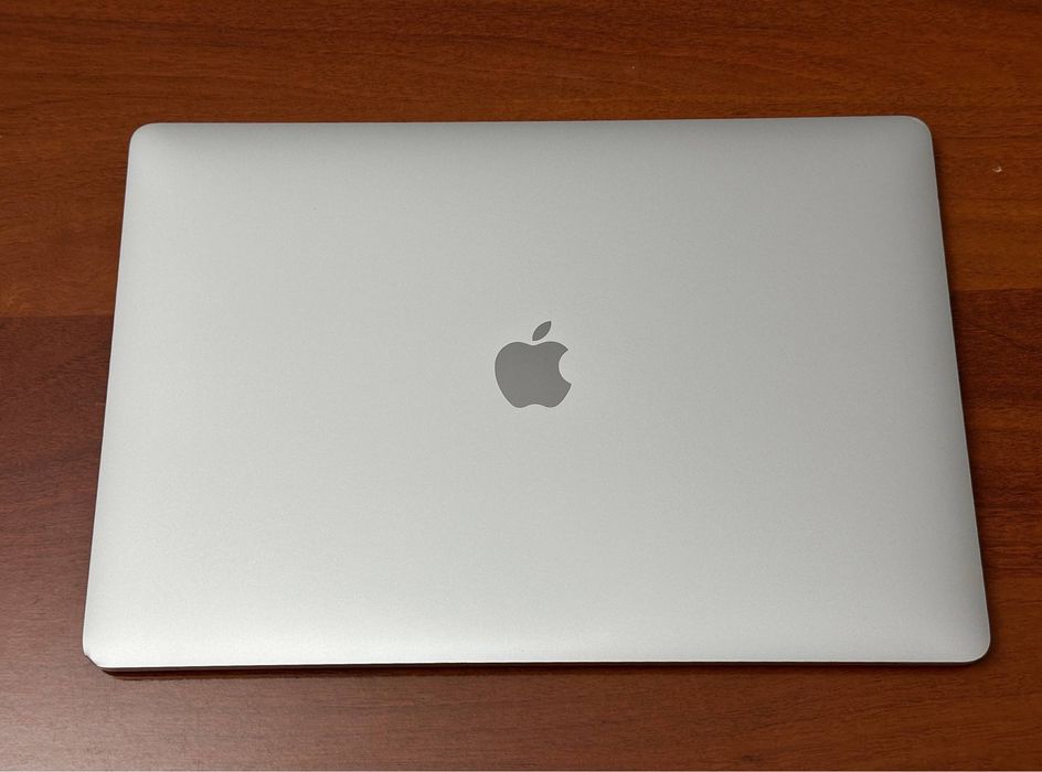 MacBook Pro 2017, 15.4”