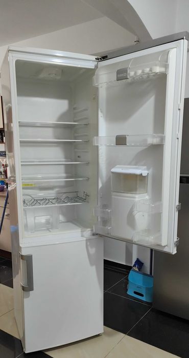 Combină frigorifică Beko BK386WD+ 380 L, dozator apă, stare bună