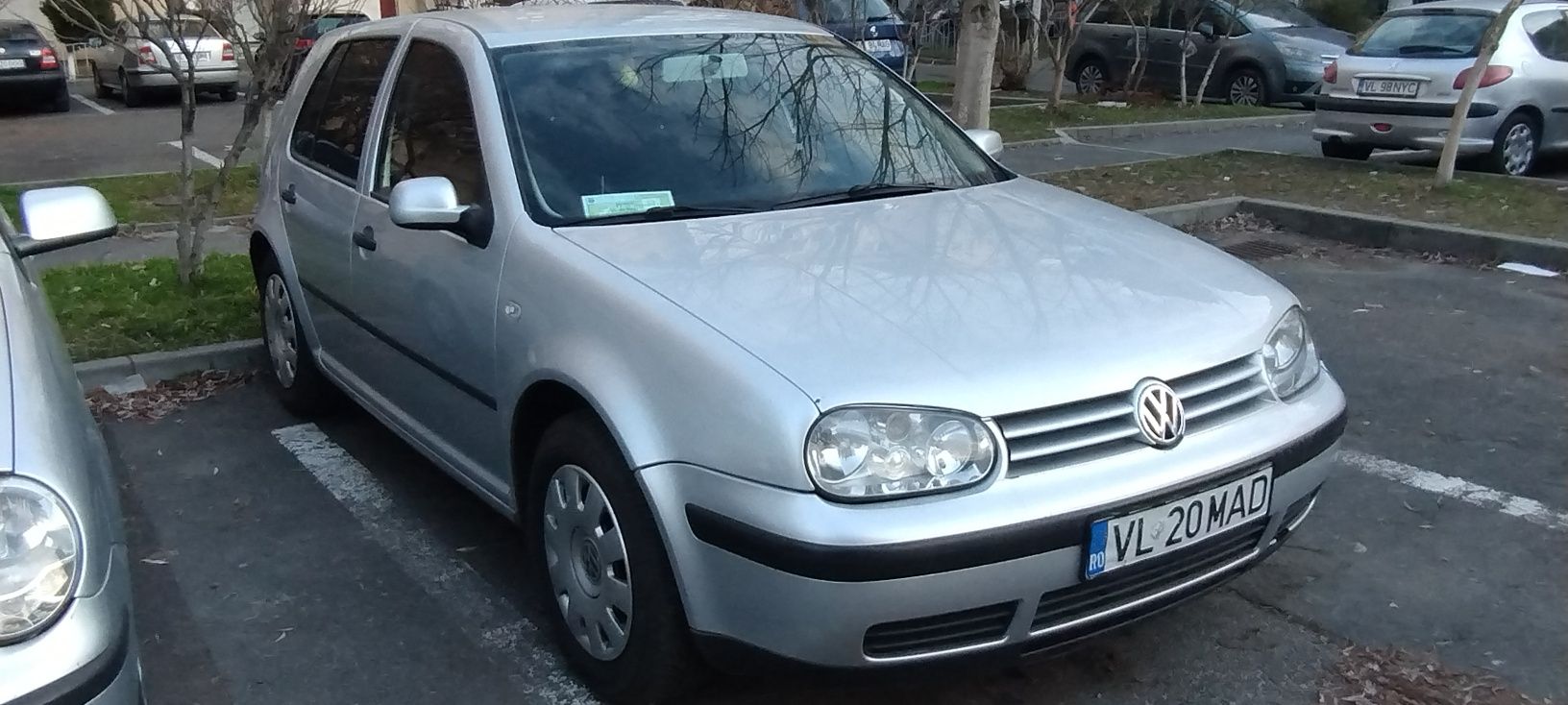 Wolskwagen Golf gaz și benzina