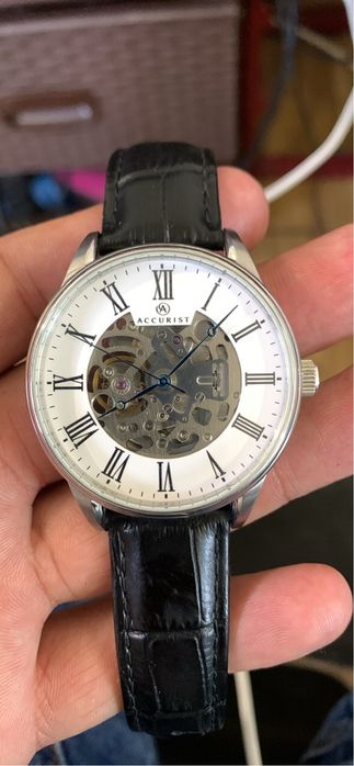 Vand 2 ceasuri 2500 de lei amandoua