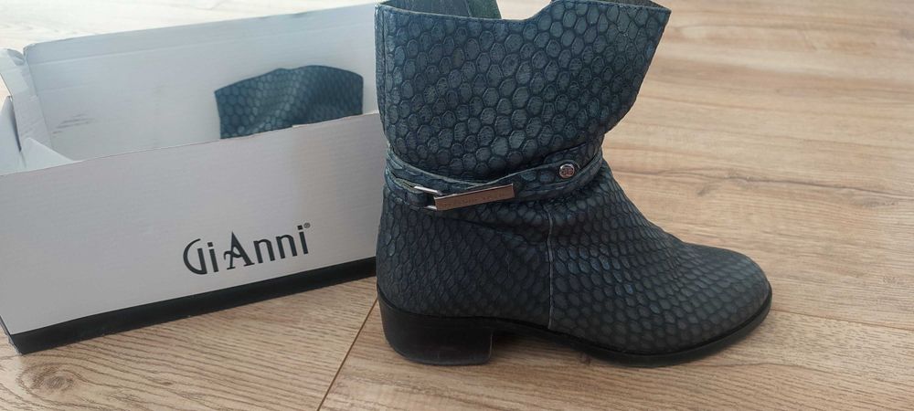 Продавам боти GiAnni естествена кожа 36 номер