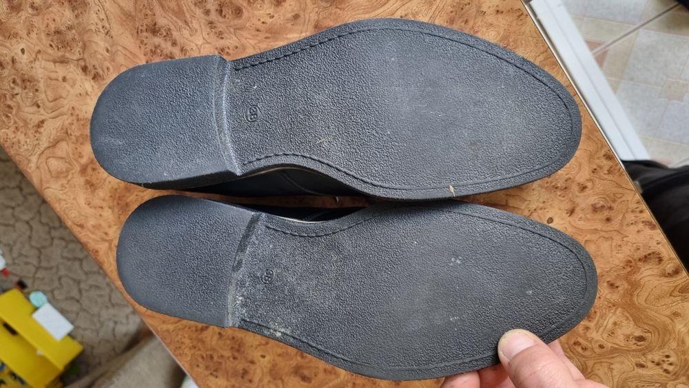 Pantofi de piele naturala