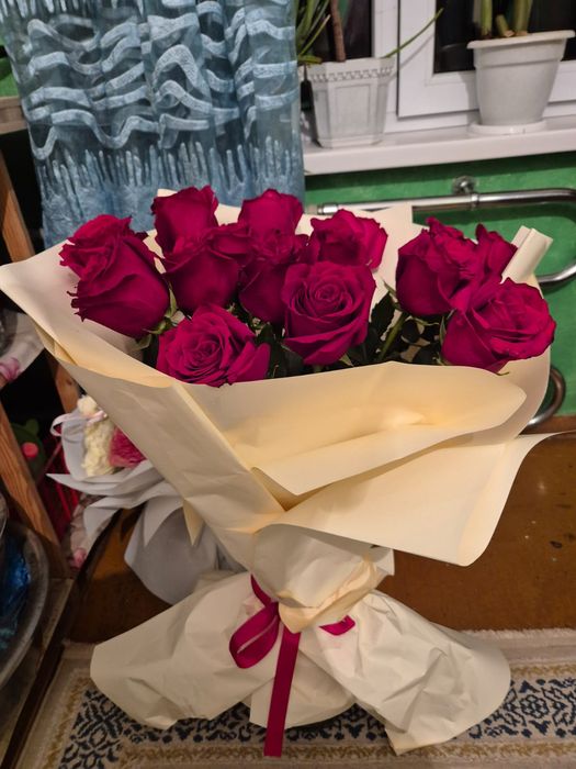 Гүл үш штук Роза и басқада түрлері