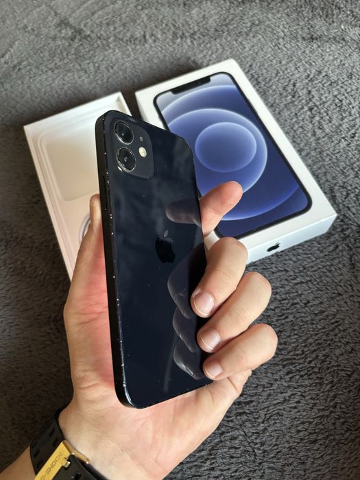 iPhone 12 64GB - Работи ОТЛИЧНО! С кутия и кабел