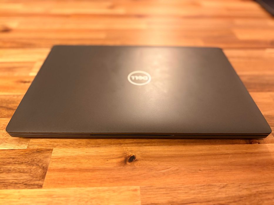 Dell Latitude 5400 cu ecran Touchscreen