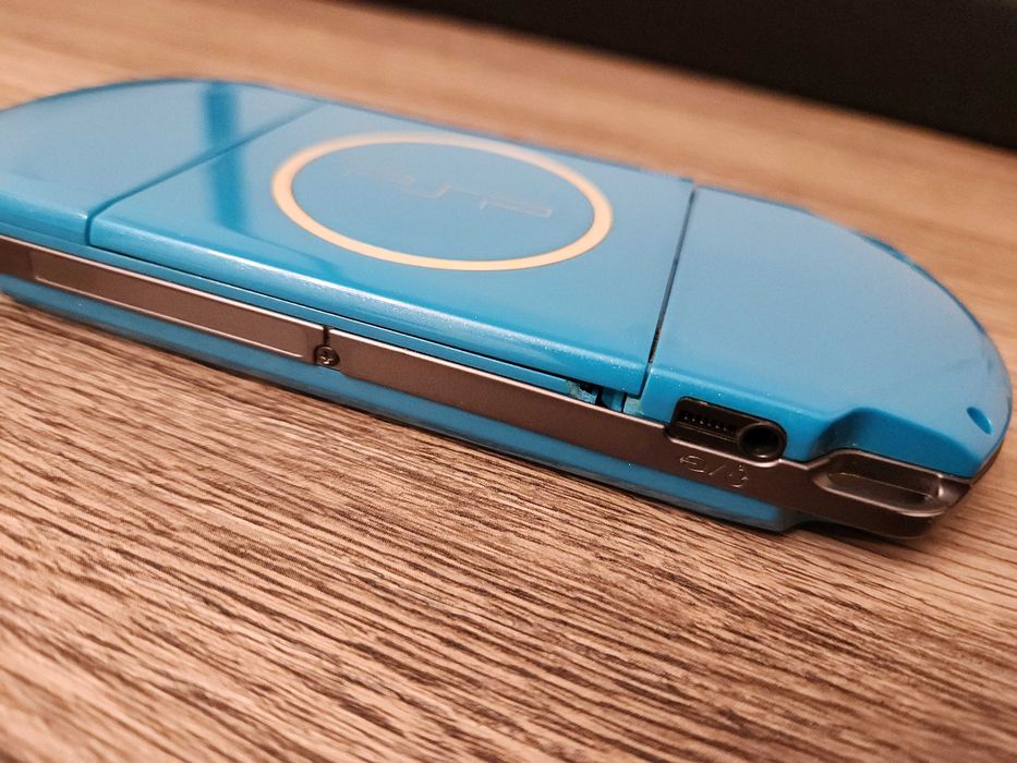 PlayStation Portabil (PSP) 3004 - modat, complet functional, card 64GB