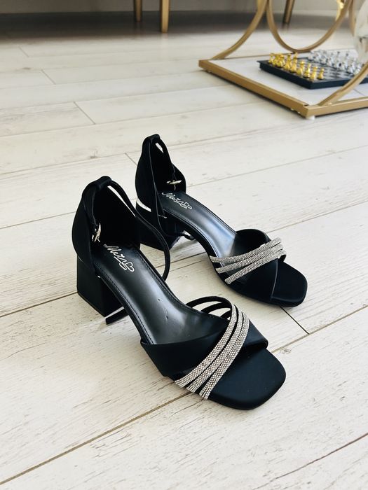 Sandale toc patrat 37