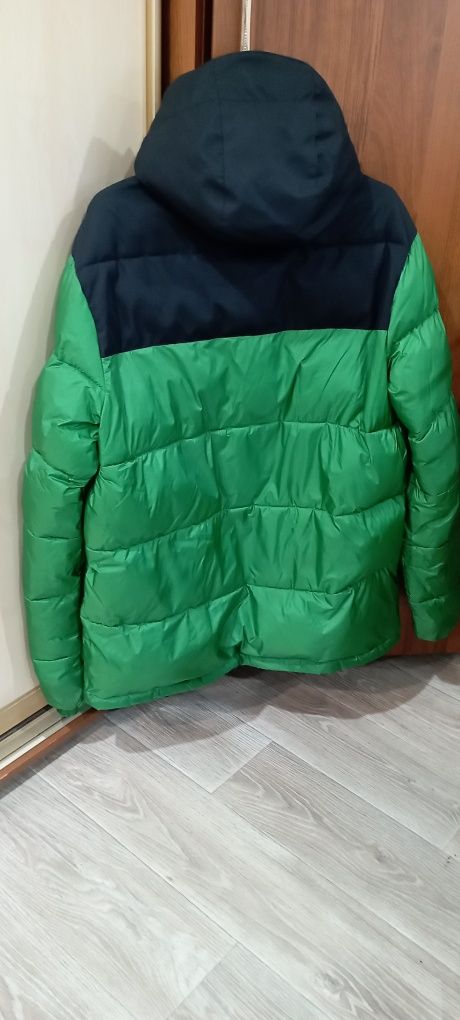 Продам куртку зимнюю  б/у фирмы Azimuth