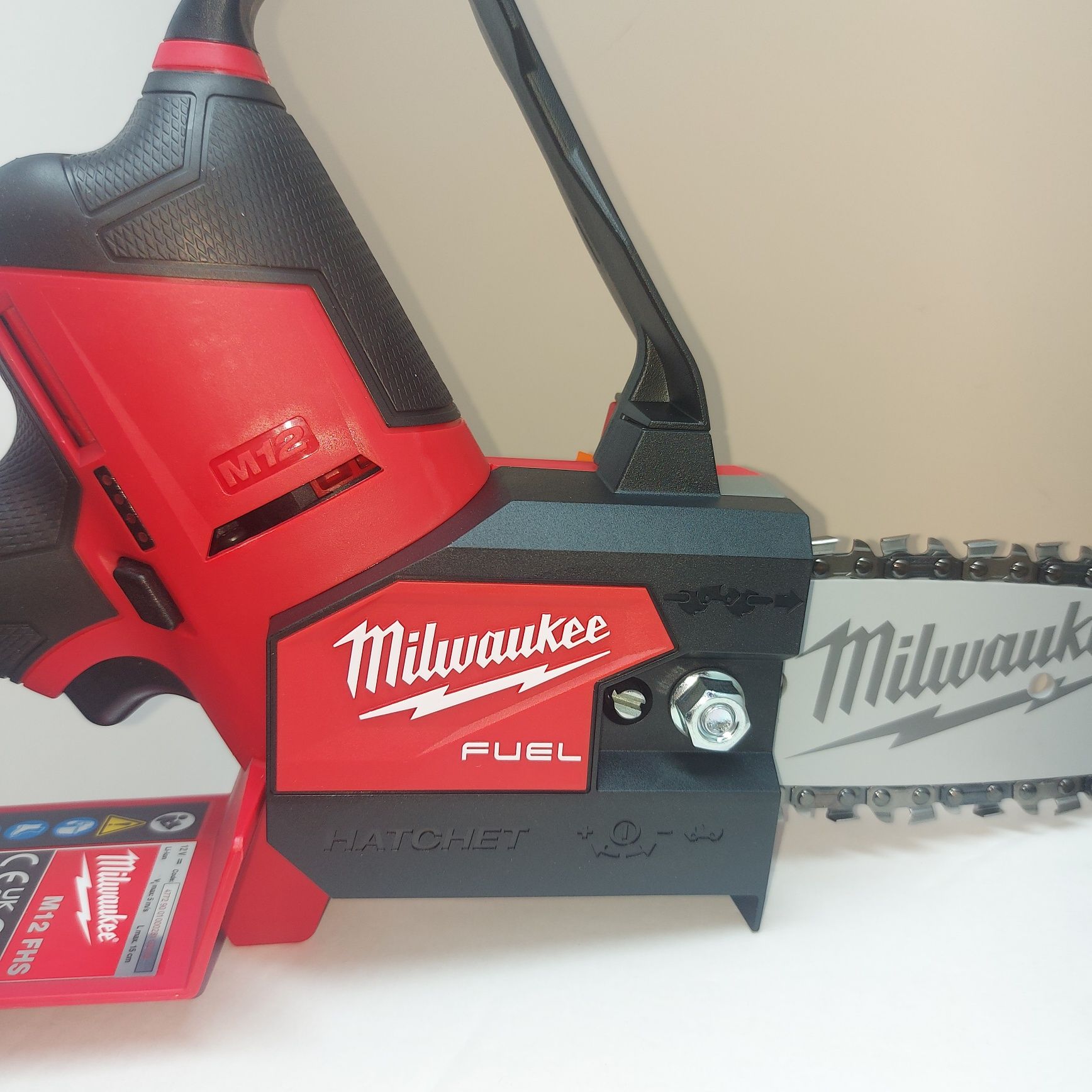 Акумулаторен трион Milwaukee M12 FHS-0