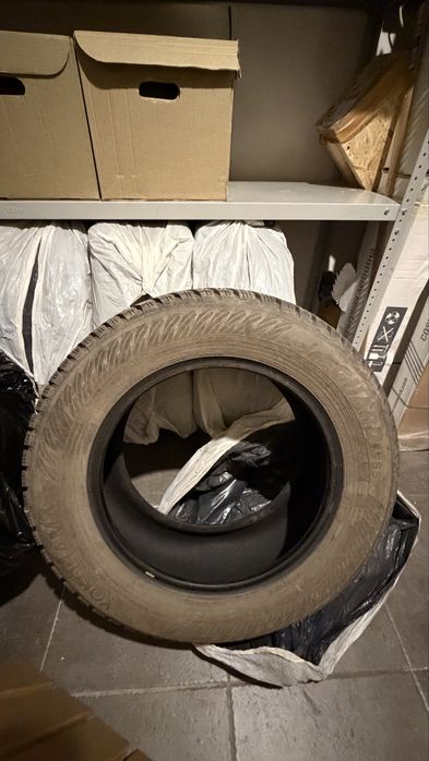 Продам зимние шины yokohama R18/265/60