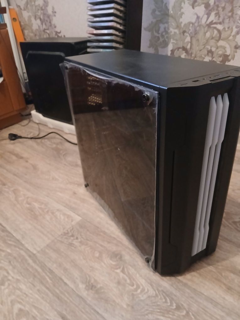 Компик момпик Core i3 12100 F в идеальном, новом состоянии