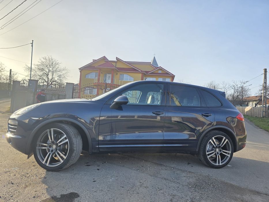 Porsche cayenne an 2012