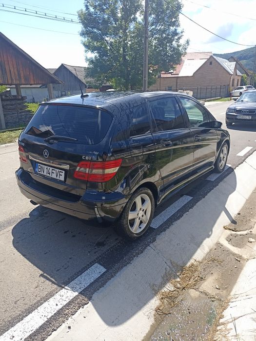Mercedes Benz B200
