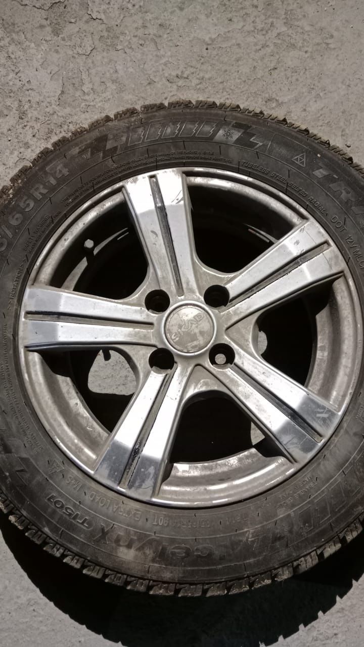 Продам титан диски отличный состояние  R14