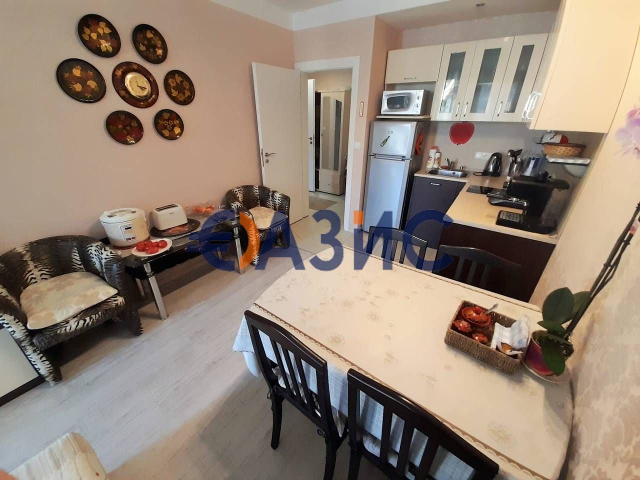 Продава се Двустаен апартамент в к.к. Слънчев бряг - 67 кв.м за 1672 €/кв.м - Снимка #10