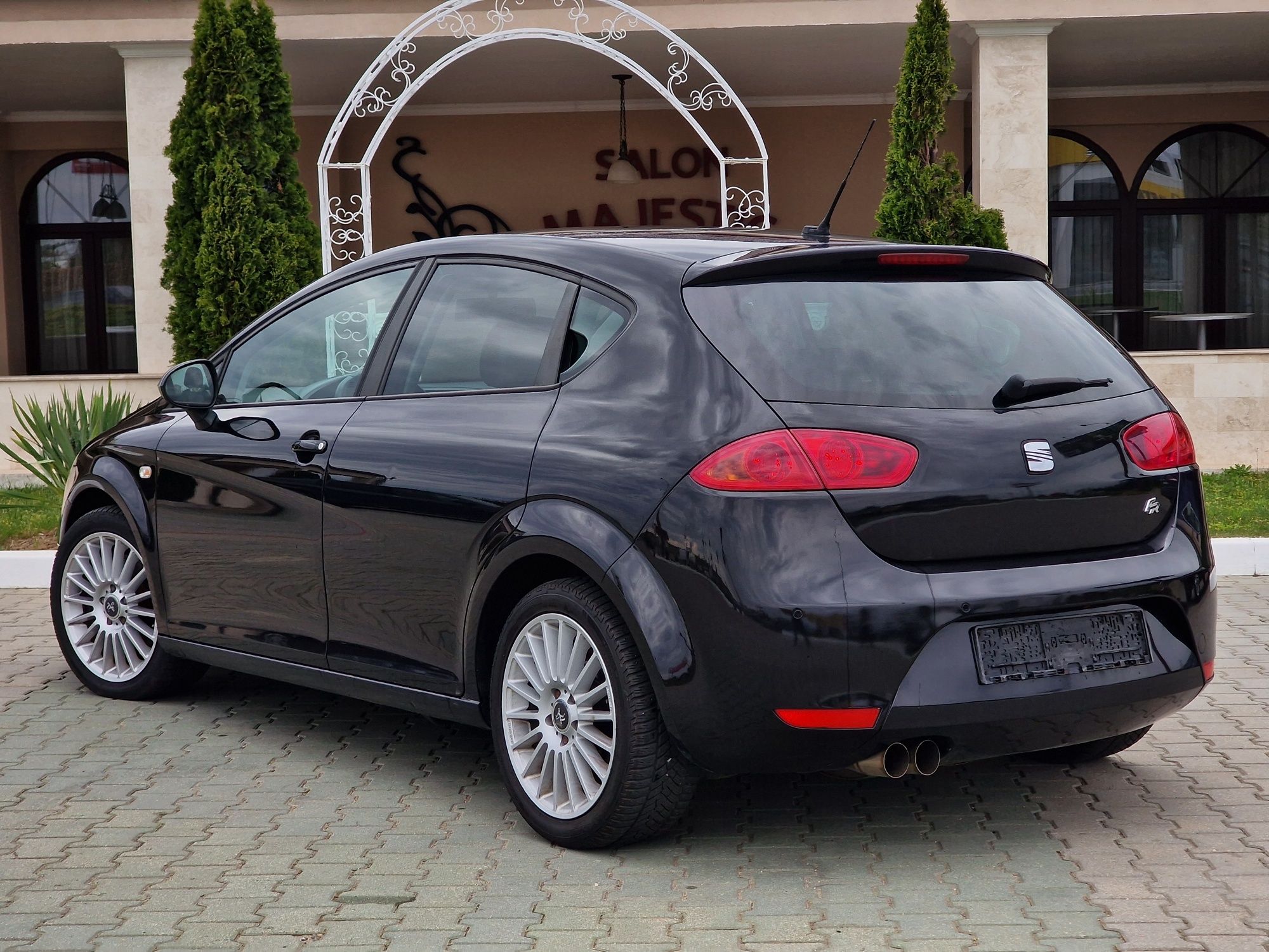 SEAT LEON FR- 170 CP Euro 5 -BiXenon - Navi- Keskin- Piele + Alkantara