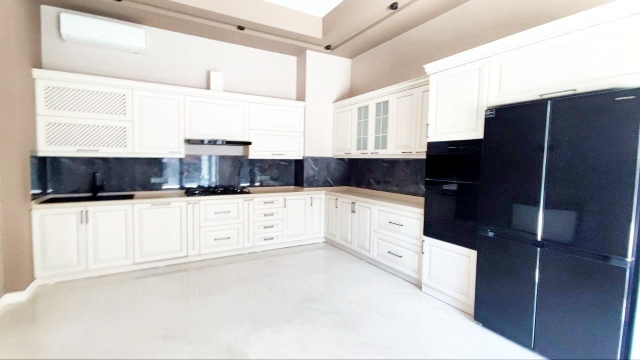 Дом 7 комнат участок 9 соток 700м² Ботанический сад эко зона парк