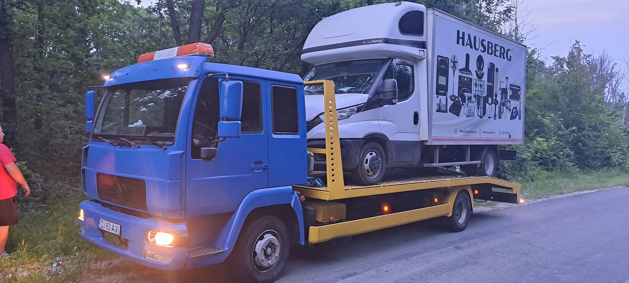 Tractari auto,autoutilitare, transport utilaje,Platforma.Macara