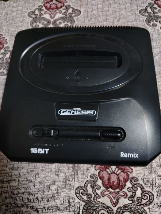 Sega 16 Bit почти новая, использовалась всего один раз.
Полный комплек
