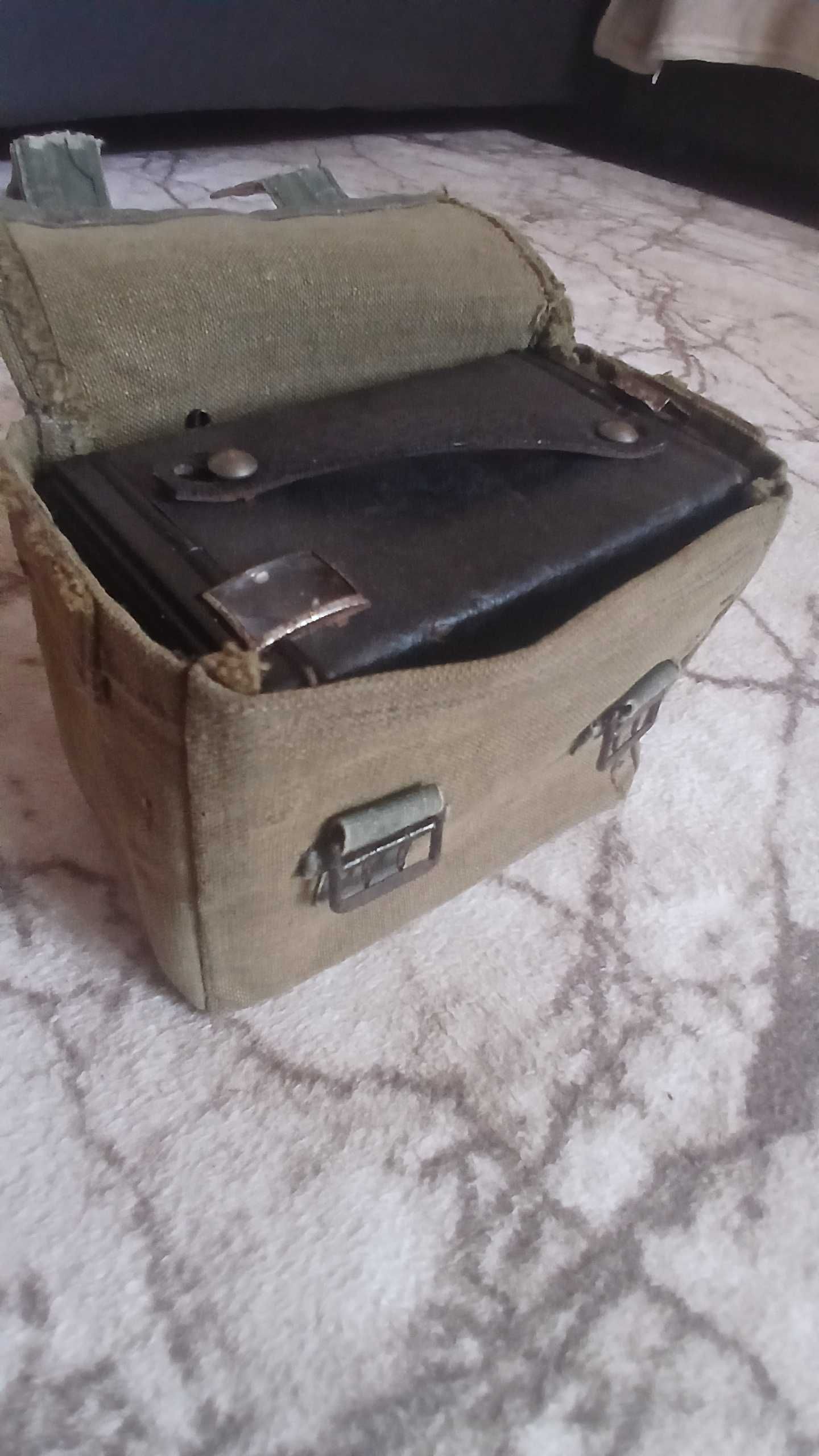 Стар Фотоаппарат (Agfa Ansco D-6 Cadet)