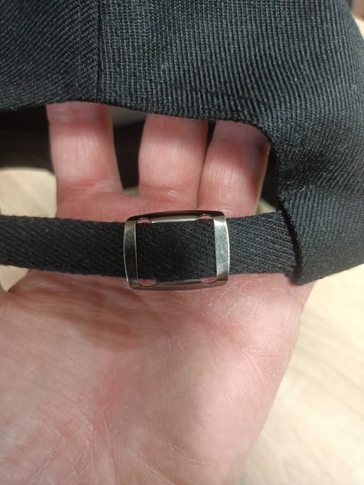 DJI шапка с коризка (черна) - официален мърч