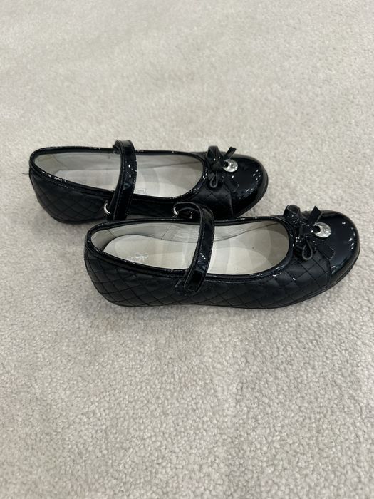 Детски официални черни затворени обувки за момиче на Primigi за