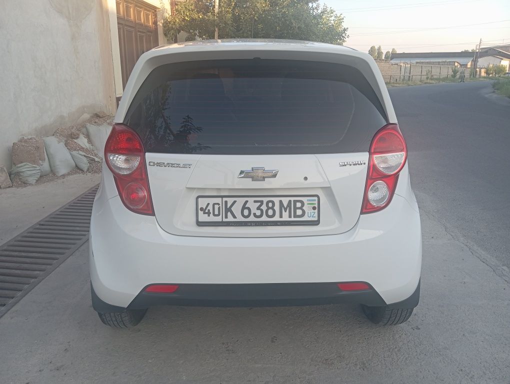 Spark oq prastoy 2013 yil yurgani 510 300 km halol kraskasi tozza.