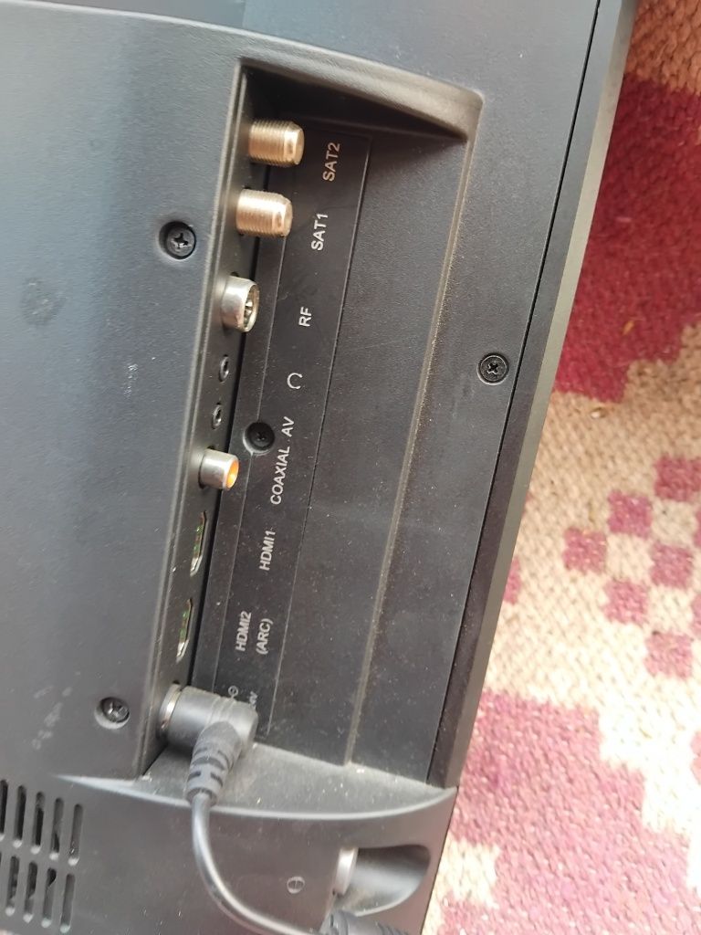 Vând televizor LCD