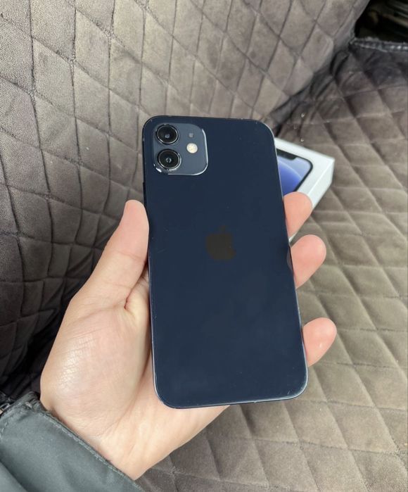 iPhone 12 идеальным состаение