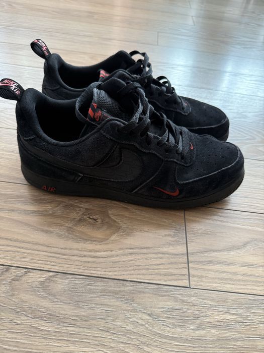 Nike Air Force 1 Low – Черни с червени детайли