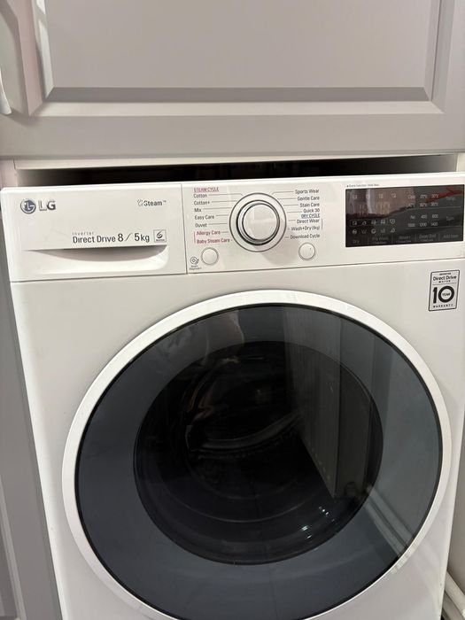 Vând mașină de spălat cu uscator