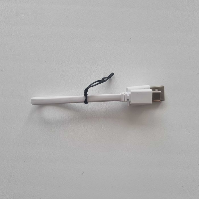 Оригинальный короткий USB-TPC кабель. В новом состоянии.