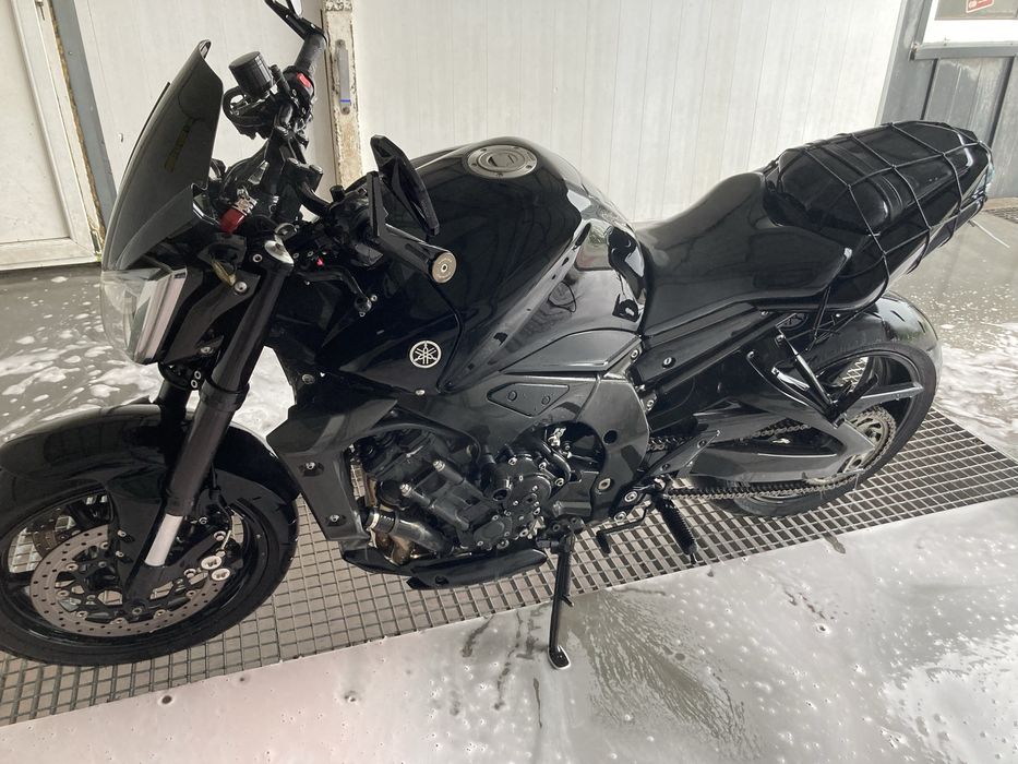 Yamaha fz1.                              .