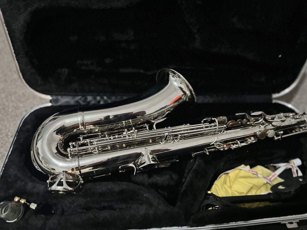 Vând Saxofon alto King