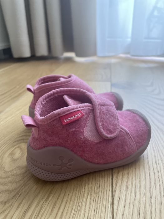 Papuci casa Biomecanics fete